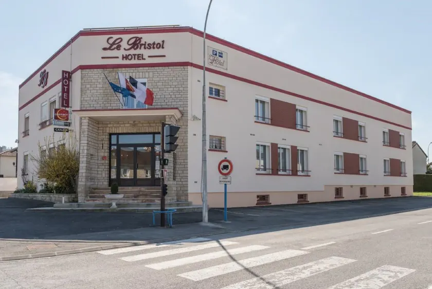 Hotel Bristol - Image 1