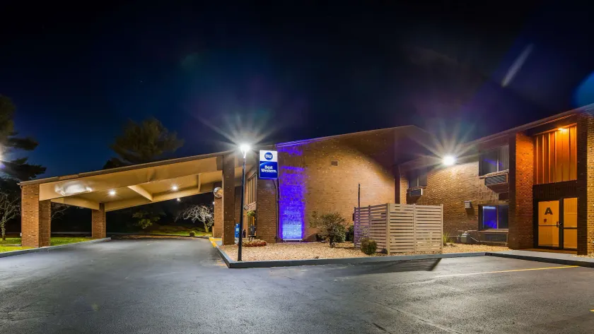 Best Western Shelbyville Lodge - Image 1