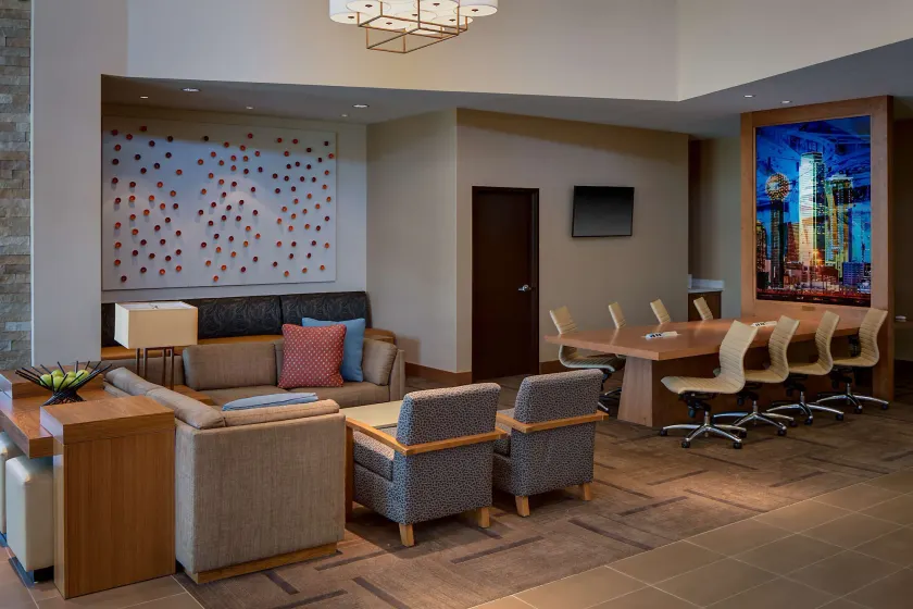 Hyatt Place DFW - Hall