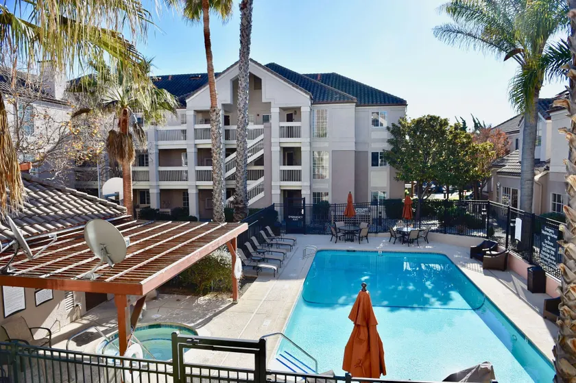 Sonesta ES Suites San Francisco Airport San Bruno - Image 1