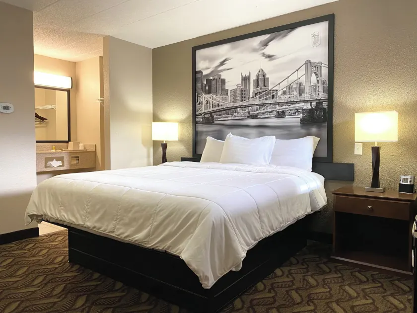 Super 8 by Wyndham Greensburg - Image 1
