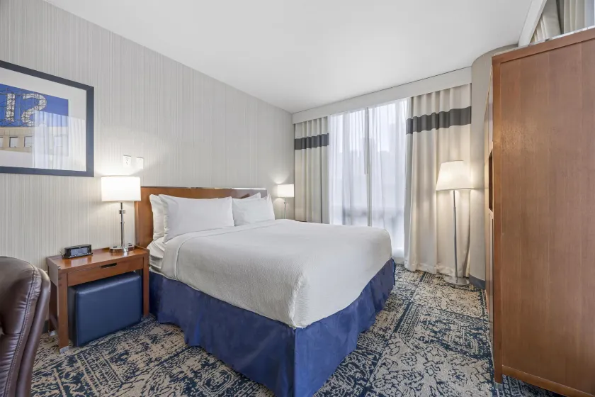 Vista LIC Hotel, Premier Collection by Best Western - Image 1