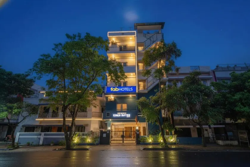 FabHotel Kings Suites Banaswadi - Image 1