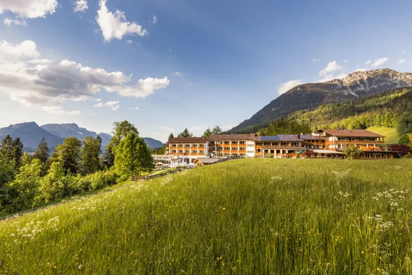 Alm- & Wellnesshotel Alpenhof - Image 1