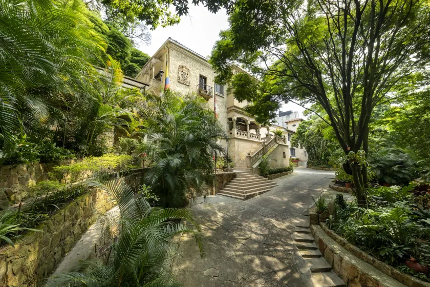 Hotel Stein Colonial - Image 1