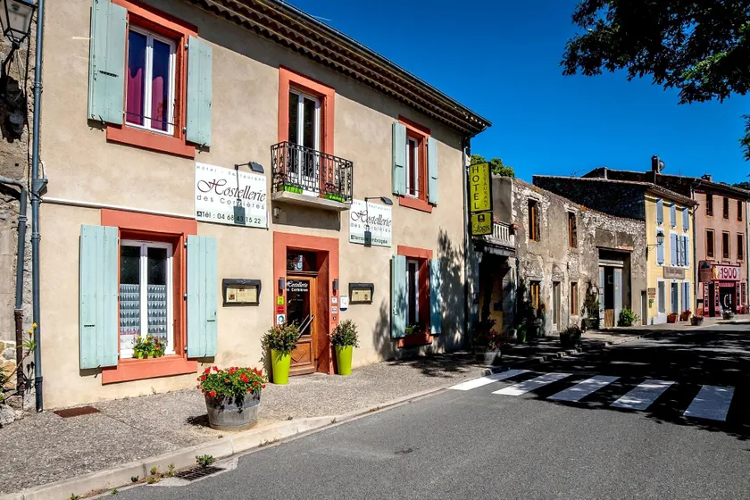 Logis Hôtel Restaurant des Corbières - Image 1