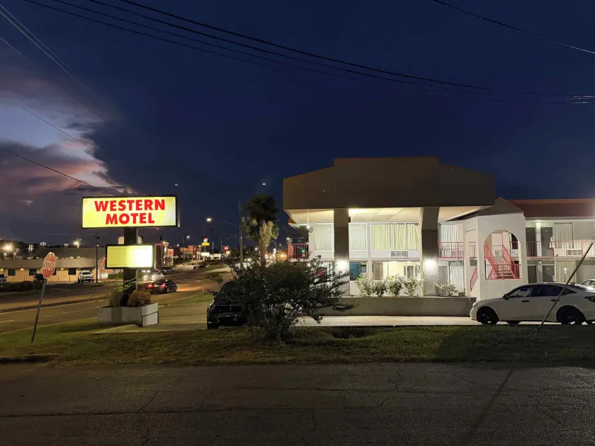 Western Motel Hattiesburg - Image 1
