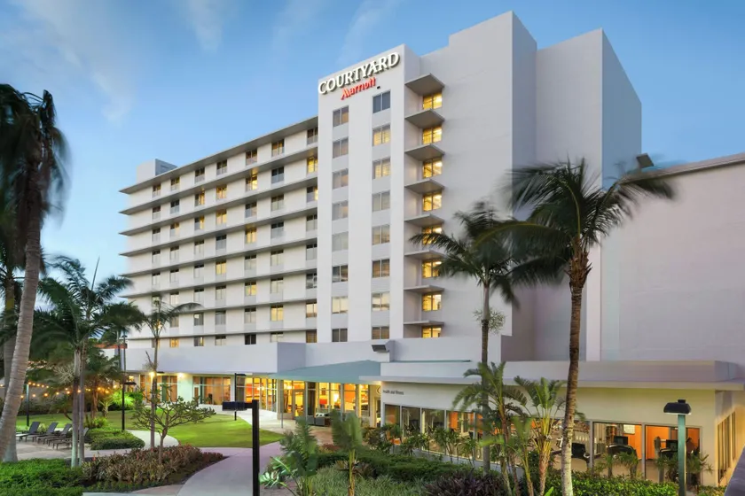 Courtyard by Marriott Miami Airport - Image 1