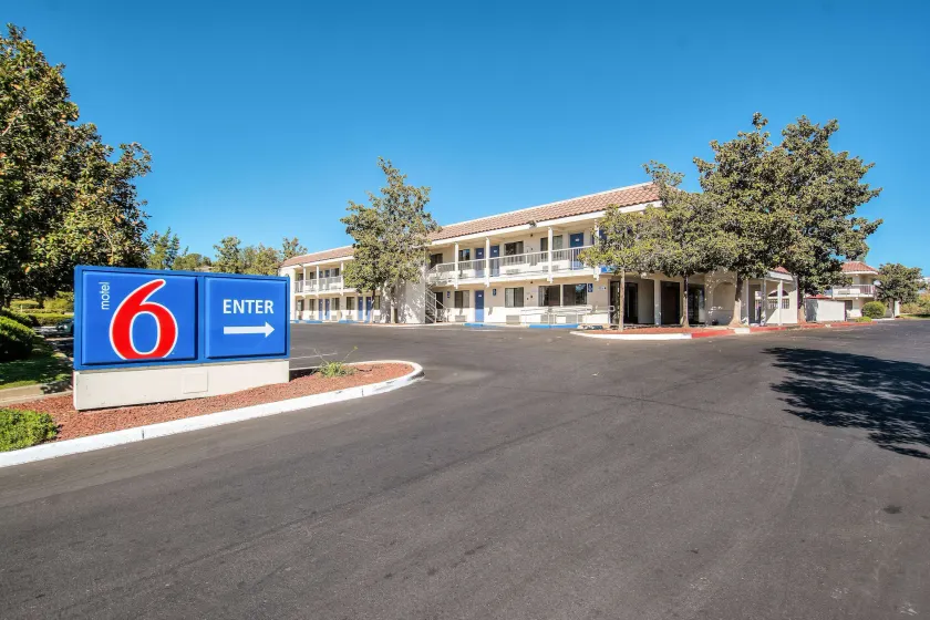Motel 6-Redding, CA - South - Image 1