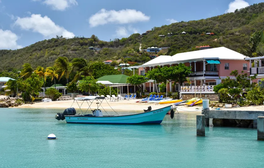 Catamaran Hotel Marina - Image 1