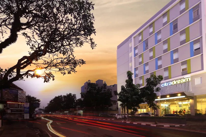 Hotel Citradream Bandung - Image 1