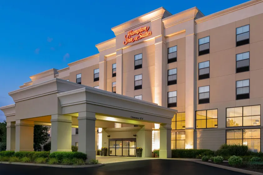 Hampton Inn & Suites Wilkes-Barre/Scranton - Image 1