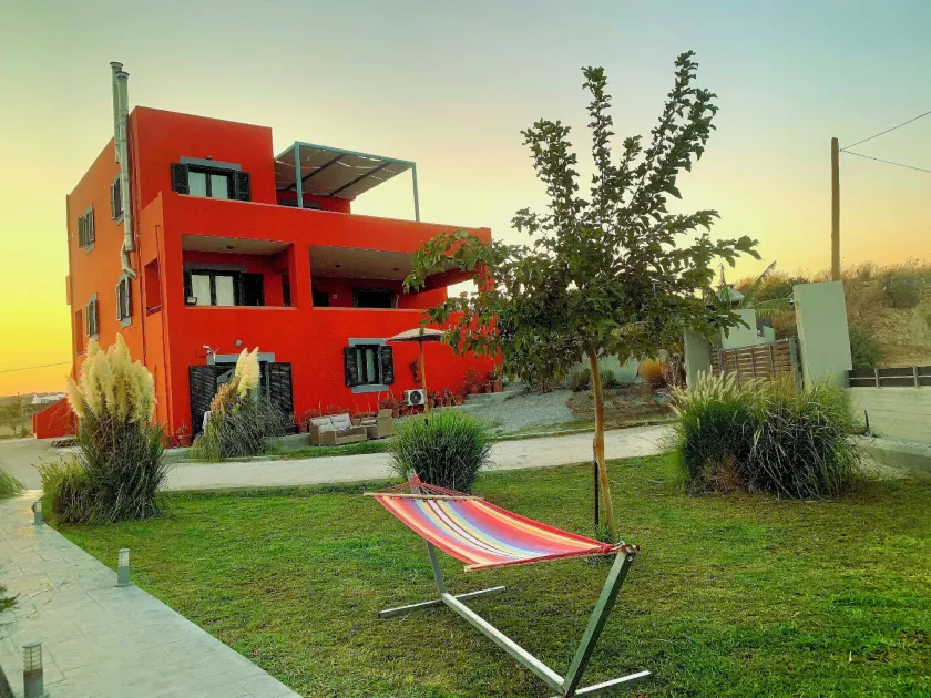 Helios  Apartments - Image 1