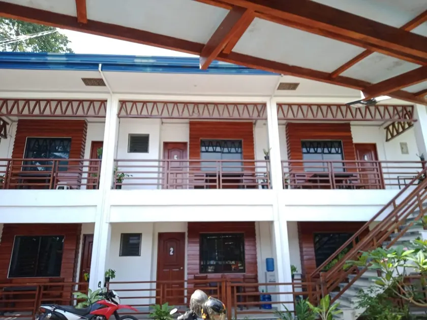 MLB BEACHFRONT APARTMENT - Image 1