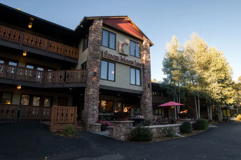 Silver Moon Inn - Image 1