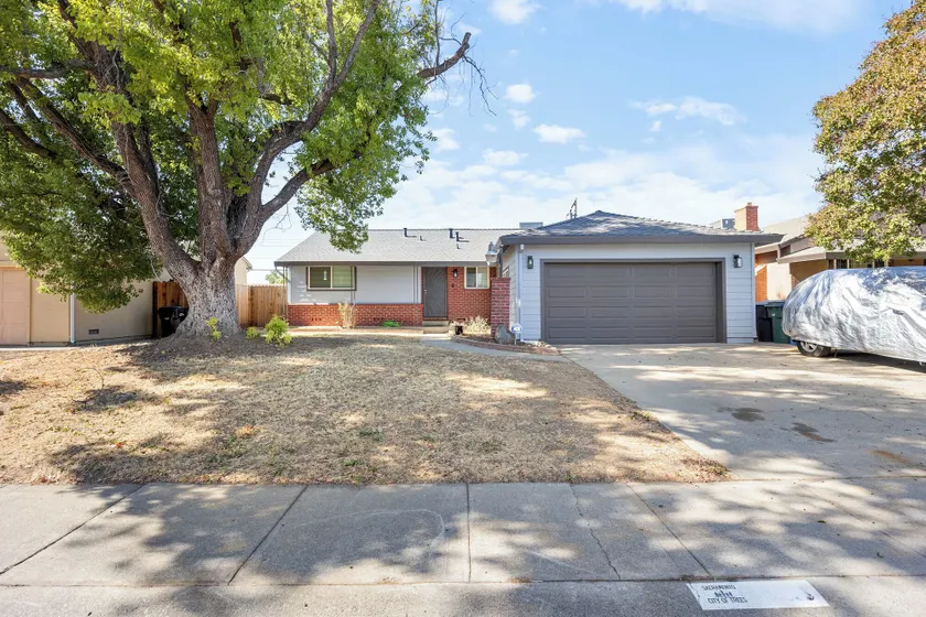 Private Yard & Playset! Sacramento Family Escape - Image 1