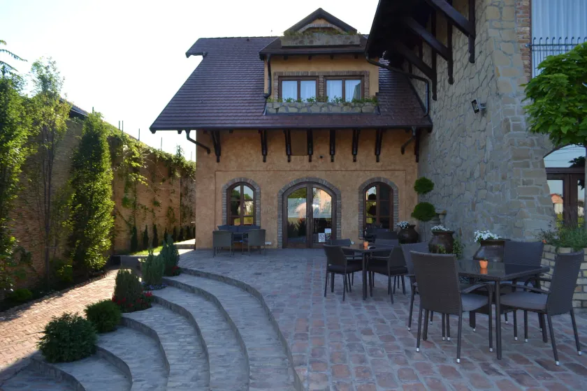 Garni Hotel Chicha - Winery ŠKRBIĆ - Image 1