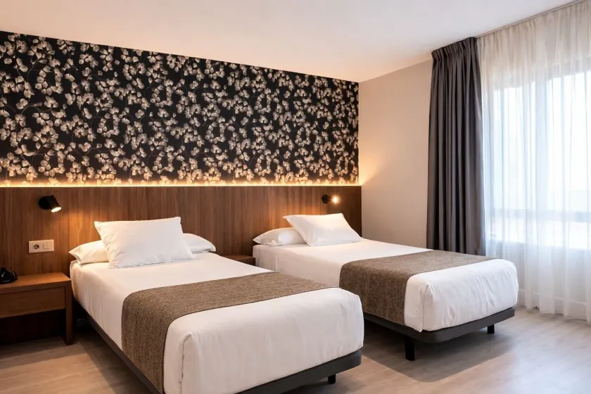 Hotel Andia - Image 1