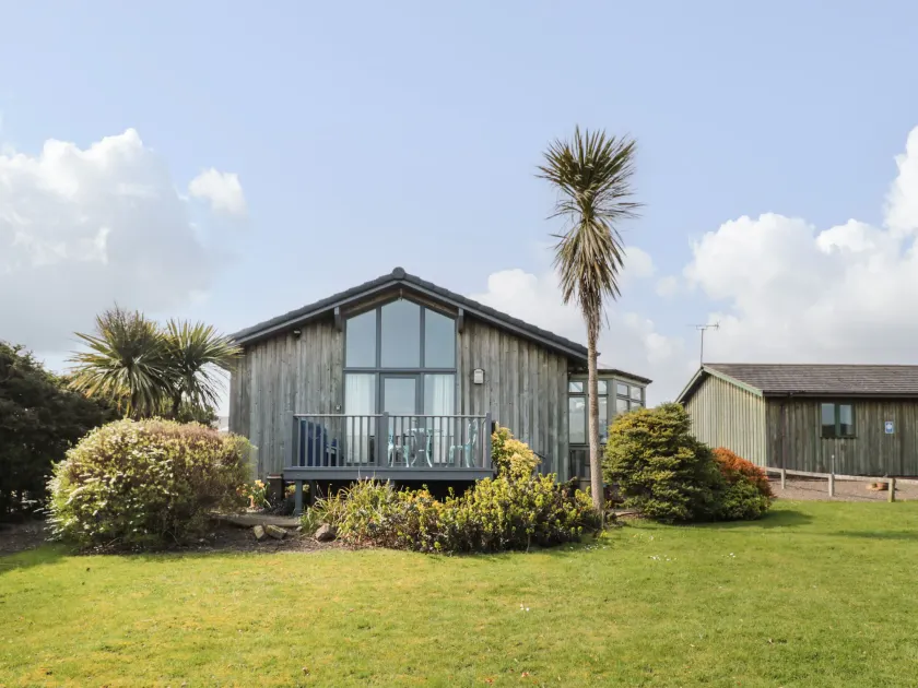 Sea View Lodge - Image 1