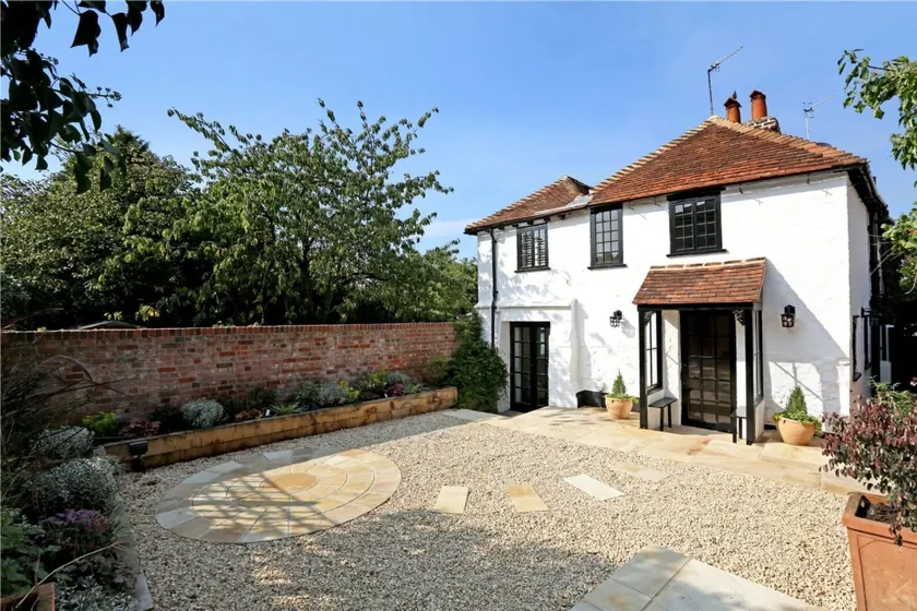 Henry VIII Cottage - Image 1