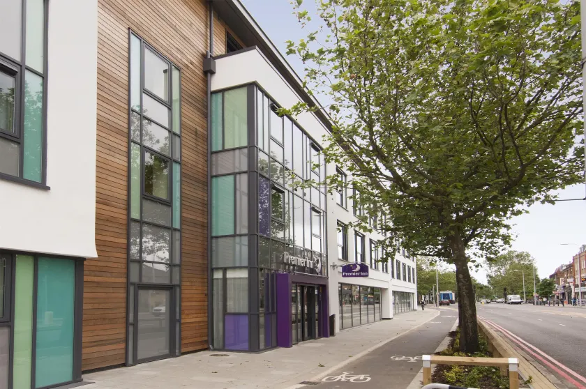 Premier Inn London Richmond - Image 1