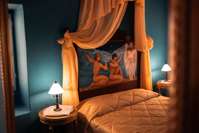 Ilion Hotel - Image 1