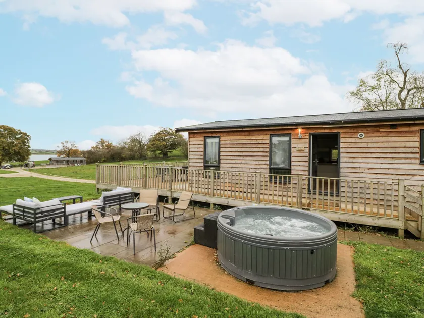 Willow Lodge - Image 1