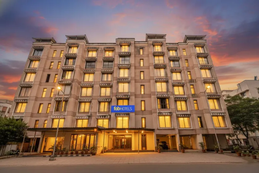 FabHotel Omkar & Lodging - Phoenix Market City - Image 1