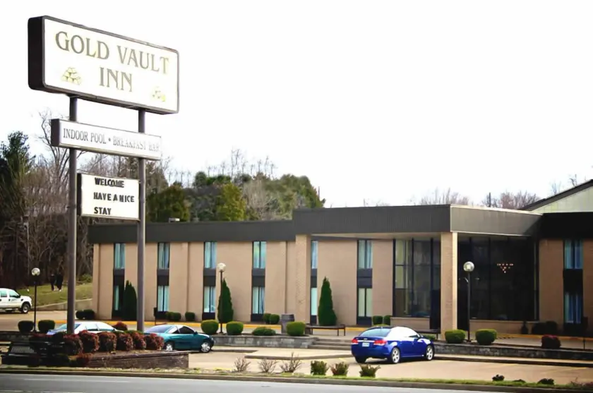 GOLD VAULT INN - Image 1