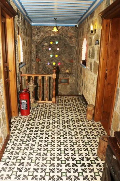 taş konak - Interior entrance