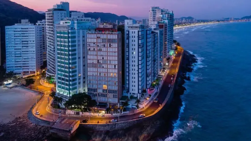 Grand Hotel Guarujá - A sua Melhor Experiência Beira Mar na Praia! - Image 1