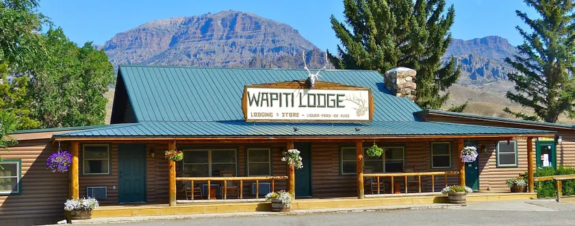The Historic Wapiti Lodge - Image 1