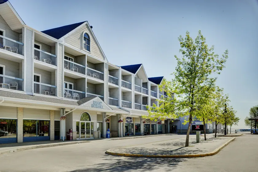 Lakeview Gimli Resort - Image 1