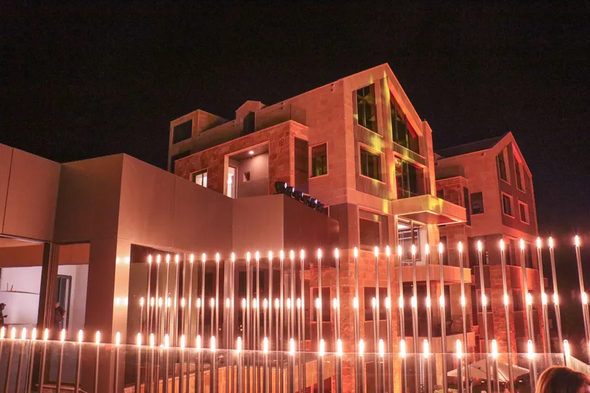 Twinz Hotel - Image 1