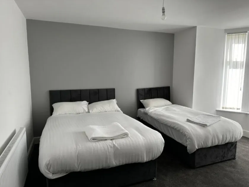 Manchester Guesthouse - Image 1
