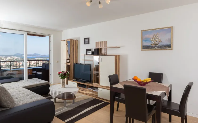Apartment Blue Eye - Image 1