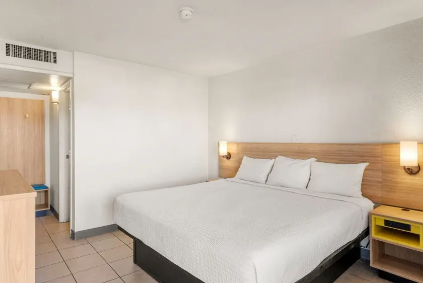 Days Inn by Wyndham Wheat Ridge/Denver West - Image 1