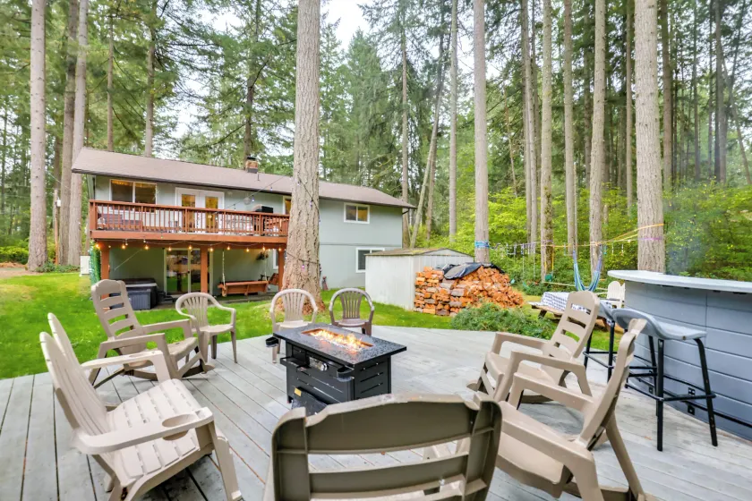 Hot Tub + Fireplace: Peaceful Anderson Island Home - Image 1