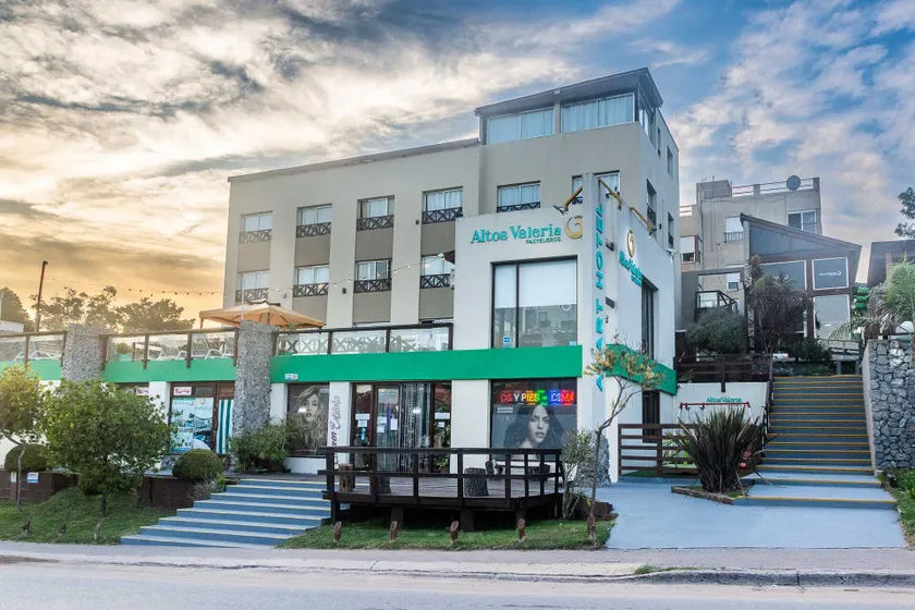 Altos Valeria Apart Hotel - Image 1