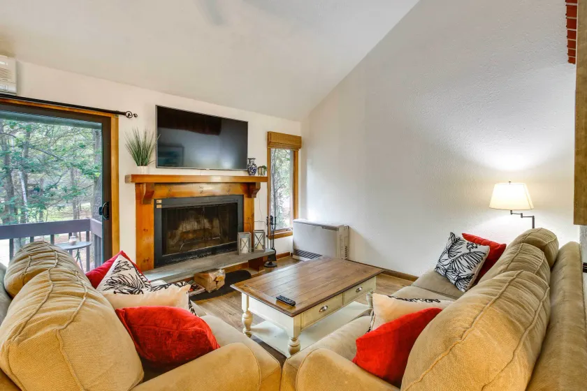 1 Mi to Downtown Conway: Spacious Family Condo! - Image 1