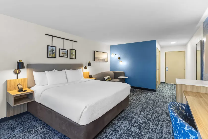 Sleep Inn & Suites Fort Campbell - Image 1