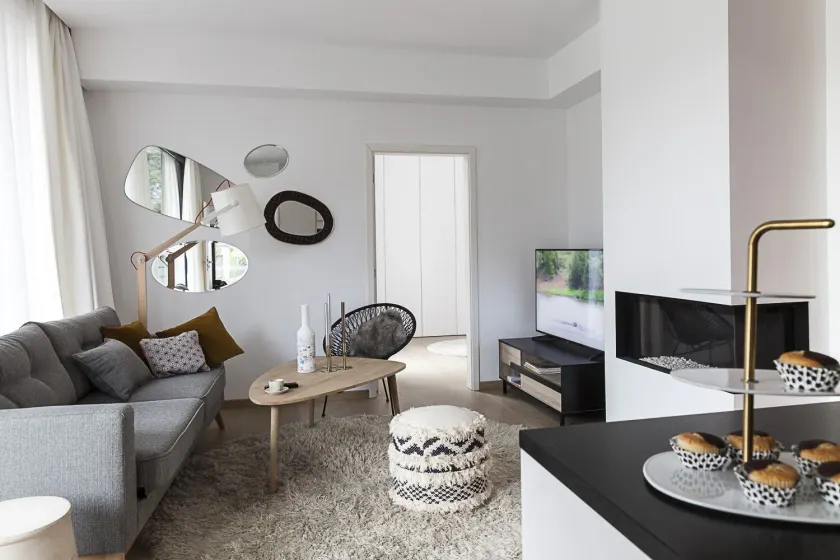 Unit 1 - Stylish Smart Home with Private Parking - Image 1