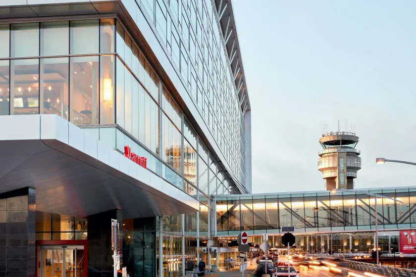 Marriott Montreal Airport In-Terminal Hotel - Image 1