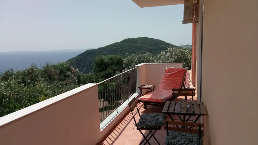 Olive Tree Apartments - Image 1