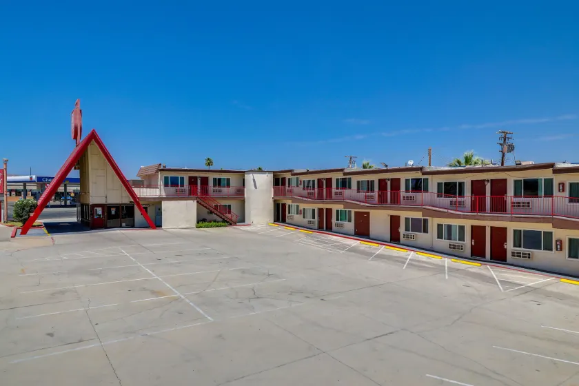 Red Roof Inn Needles - Image 1