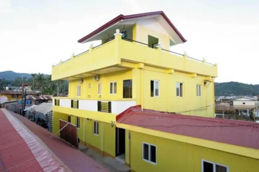 Luis Bay Travellers Lodge Coron - Image 1