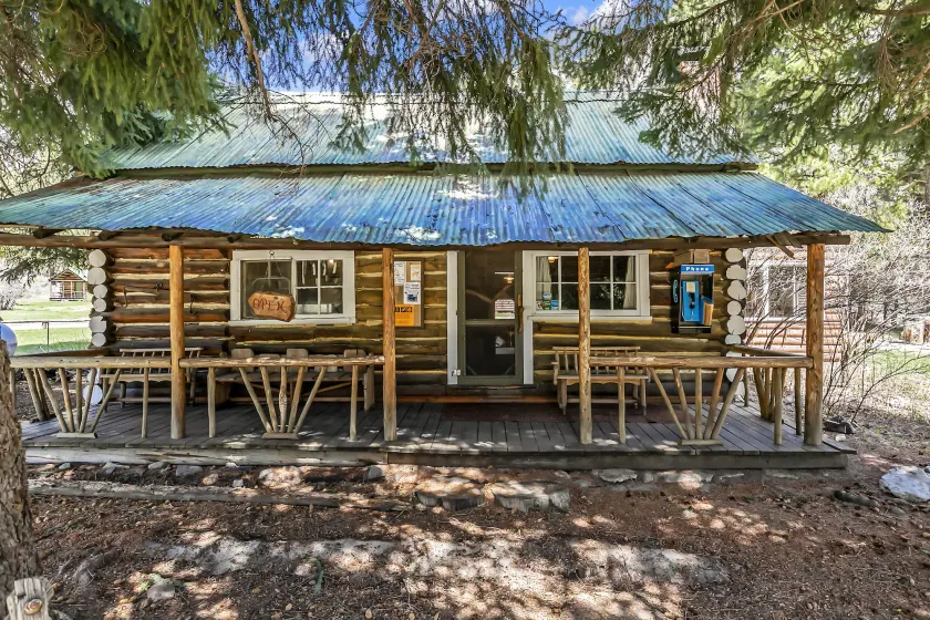 Sawtooth Lodge - Image 1