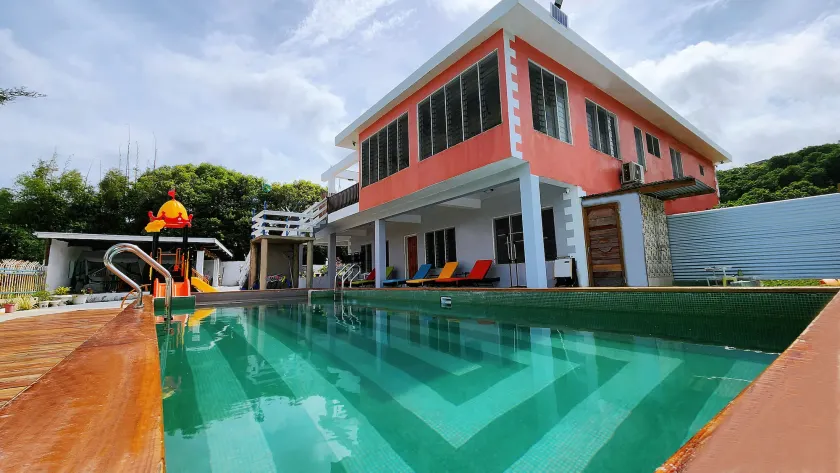 Ocean Heart Hotel - Image 1