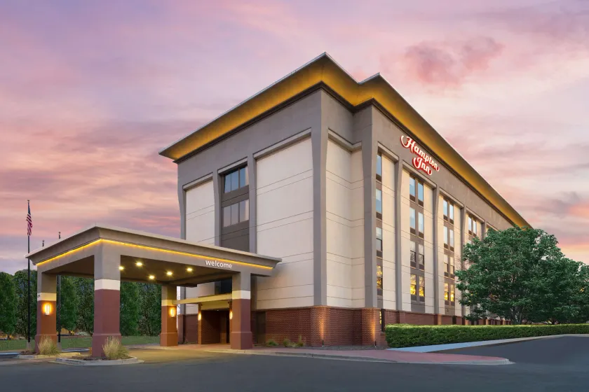 Hampton Inn Denver-International Airport - Image 1