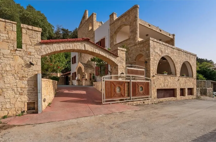 Grandpas House Agia Pelagia - Image 1
